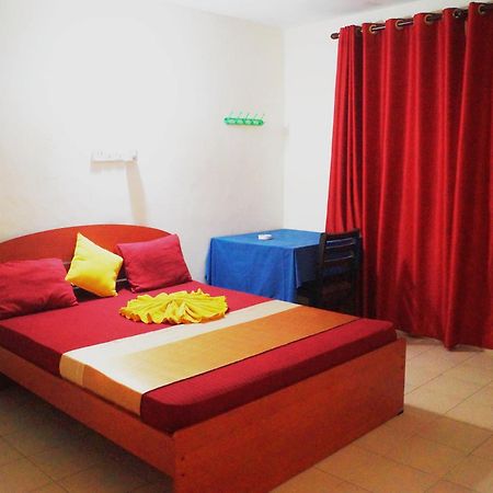 Oasis Skybeach Hostel - Negombo Extérieur photo