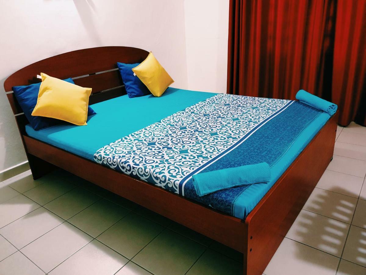 Oasis Skybeach Hostel - Negombo Extérieur photo