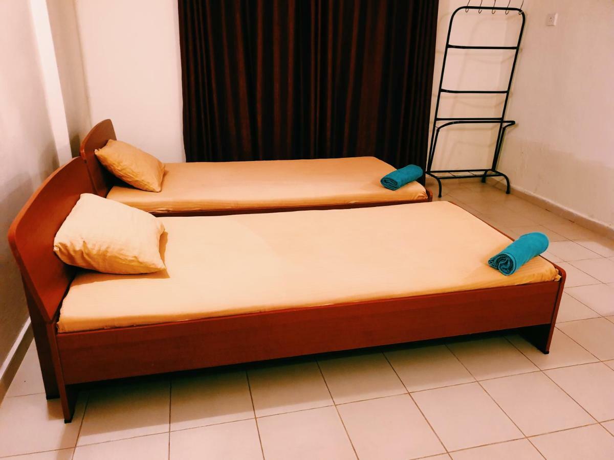 Oasis Skybeach Hostel - Negombo Extérieur photo