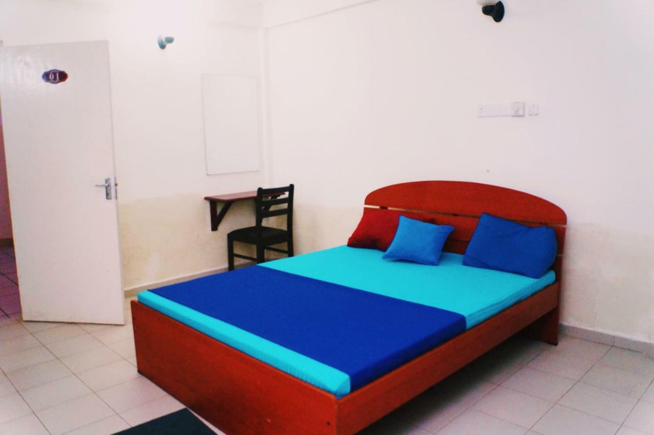 Oasis Skybeach Hostel - Negombo Extérieur photo