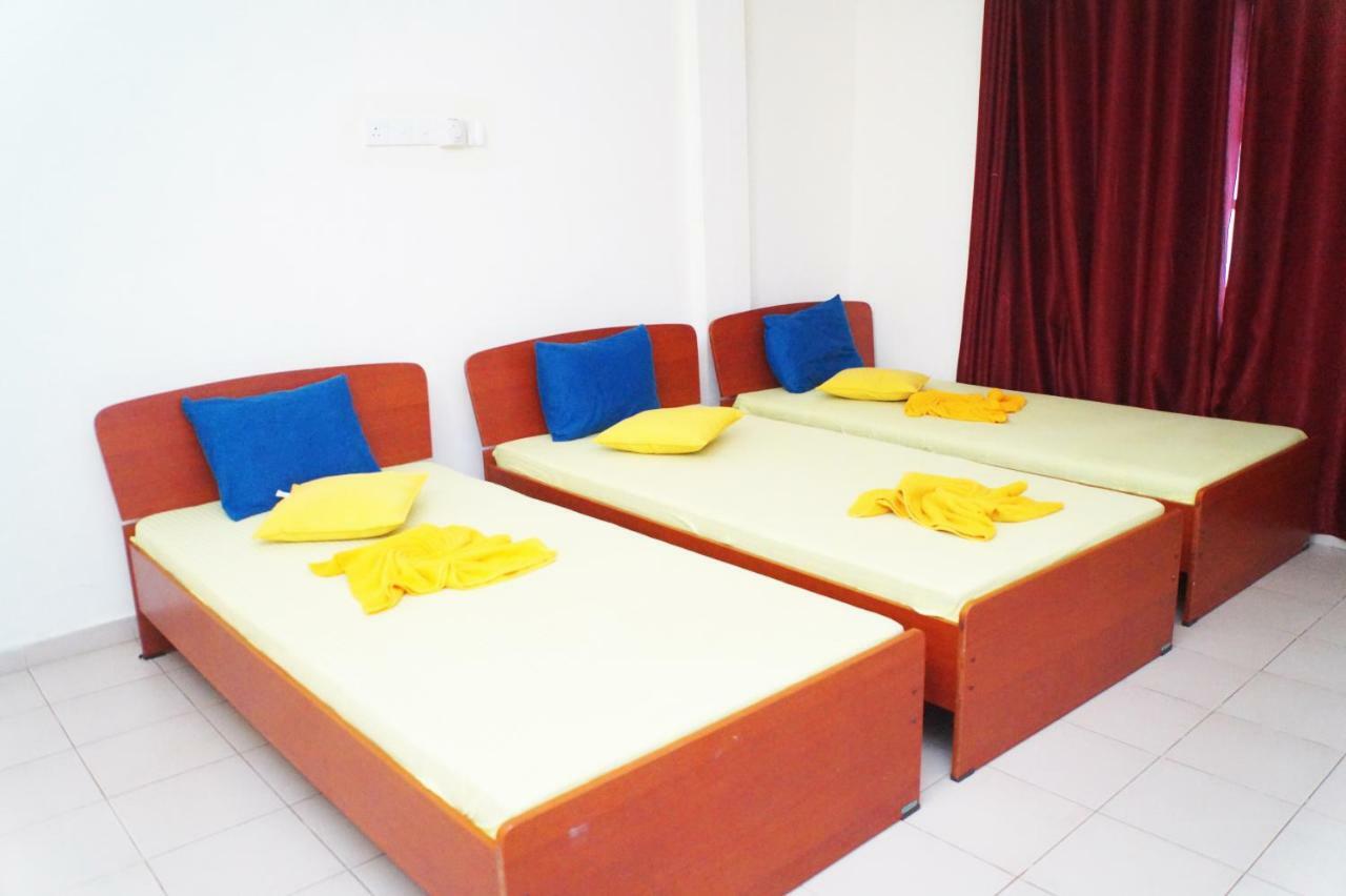 Oasis Skybeach Hostel - Negombo Extérieur photo