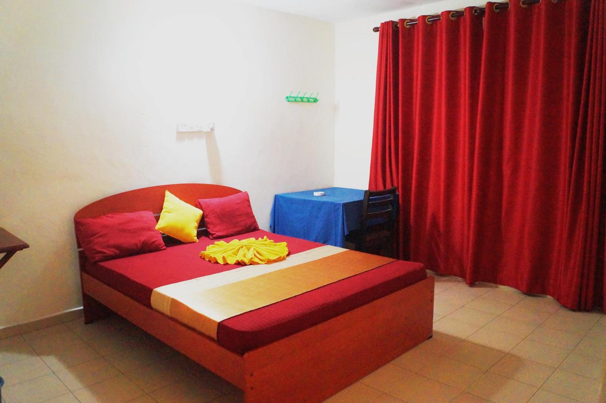 Oasis Skybeach Hostel - Negombo Extérieur photo